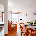 アパート Les Pins Ensoleilles-6 By Interhome