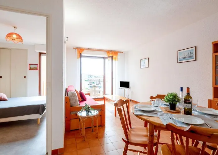 アパート Les Pins Ensoleilles-6 By Interhome